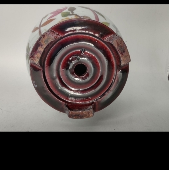 Large Asian inspired porcelain floral egg - Picture 7 of 7